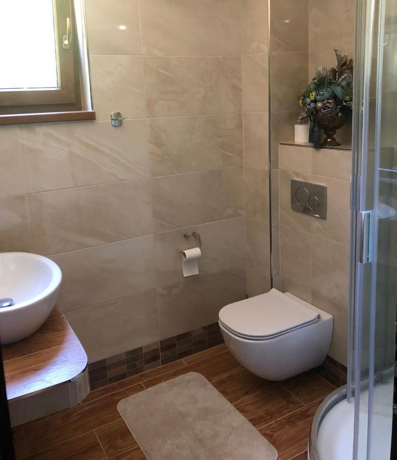 פזינוק Hotel Galeria Pezinska Baba מראה חיצוני תמונה
