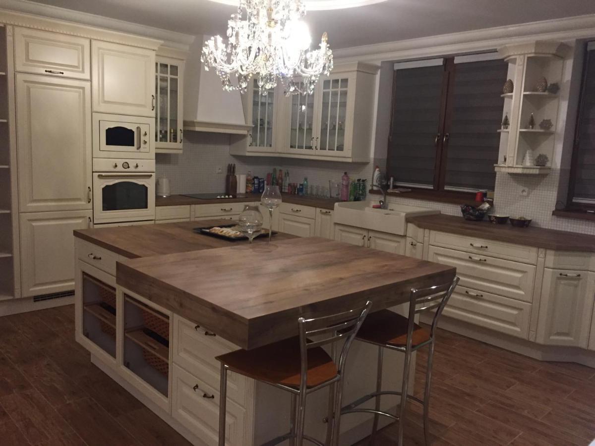 פזינוק Hotel Galeria Pezinska Baba מראה חיצוני תמונה